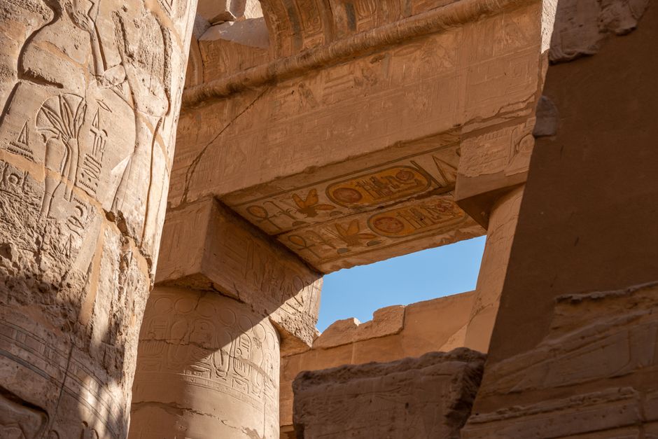 egypt — Detailed view of ancient hieroglyphics at Karnak Temple, Egypt, showcasing historical and architectu